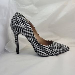 Houndstooth Pump - Size 8 - NWOT